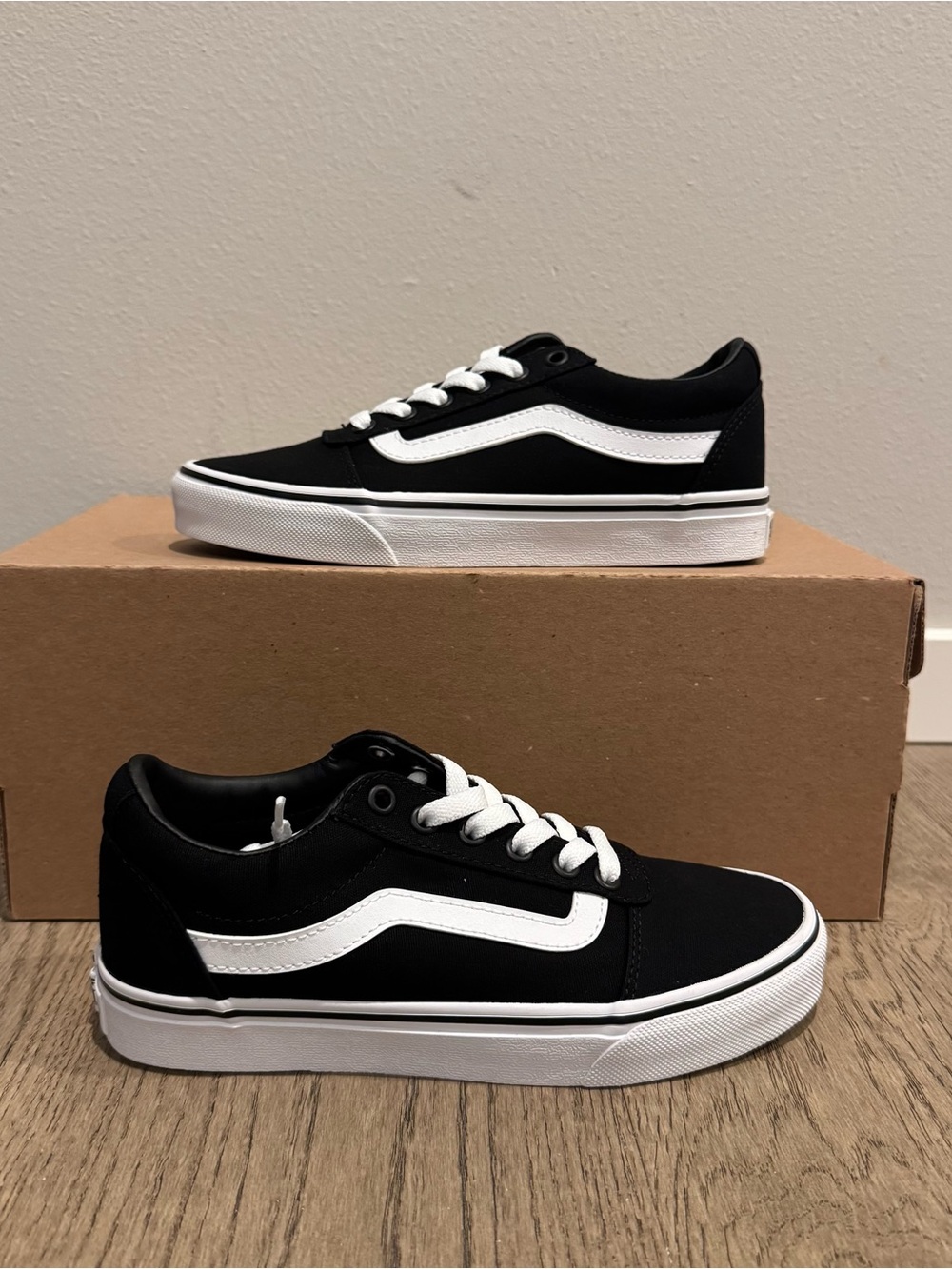 Vans Black White